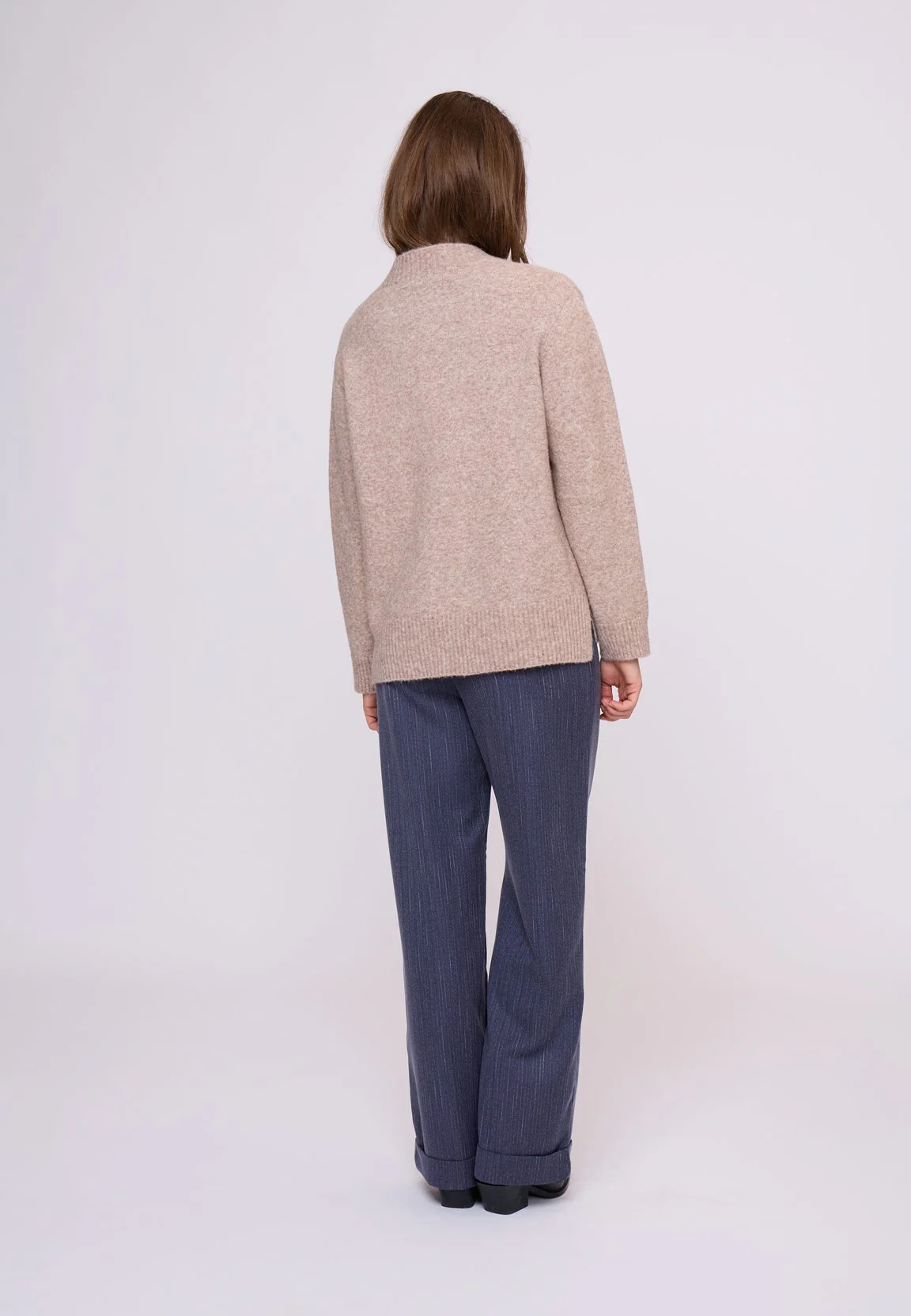 AlayaNN Cardigan - Image 3