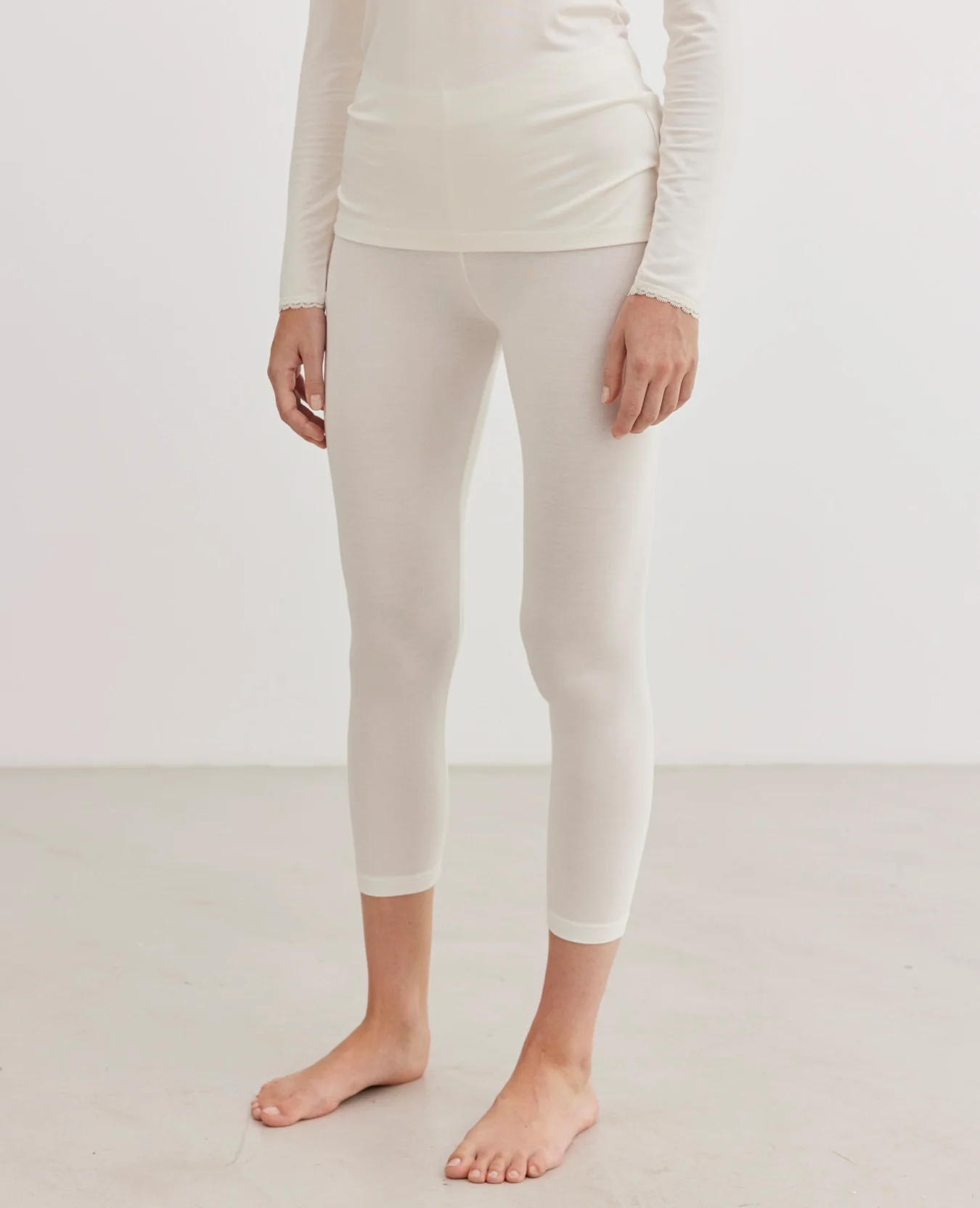 AlmaNN Leggings 3/4 Length - Image 3