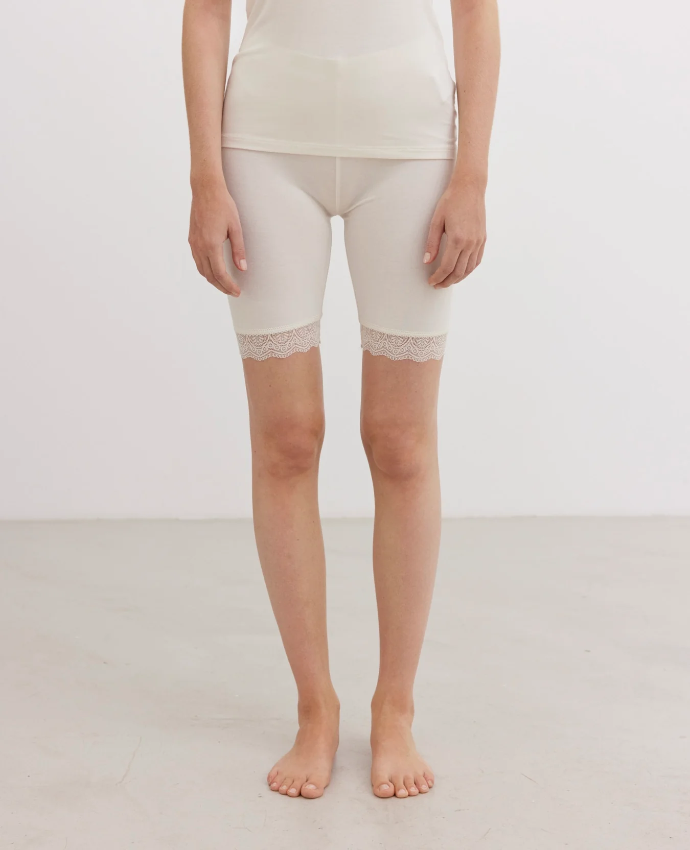 AlmaNN Leggings Short Lace - Image 3