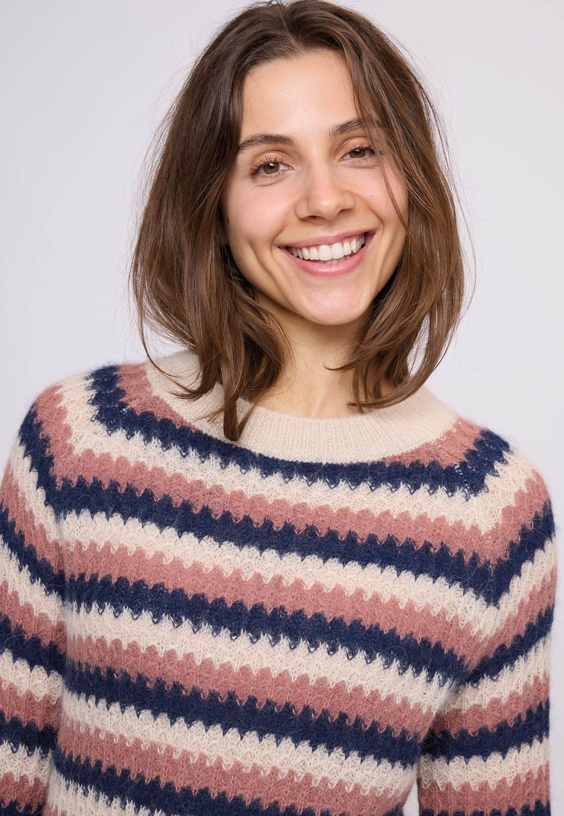 MicaelaNN Pullover - Image 4